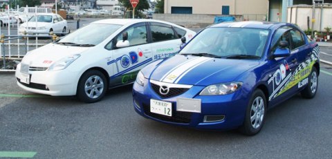車両総重量5t未満、最大積載量3t未満、乗車定員10人以下の普通車を運転することができます。